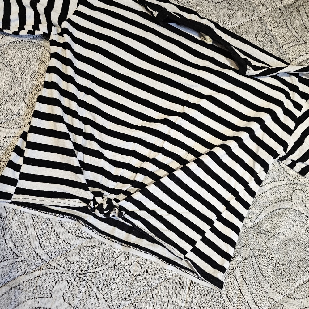 Black And Whit Shirt